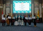 Lisa Juara Lomba Desain Busana Muslim Casual Look Sasirangan 2023 yang Digelar APPMI Kalsel