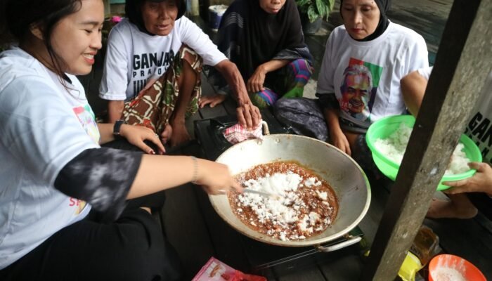 Srikandi Ganjar Gandeng Ibu-Ibu Lestarikan Wadai Khas Banjar Kakicak