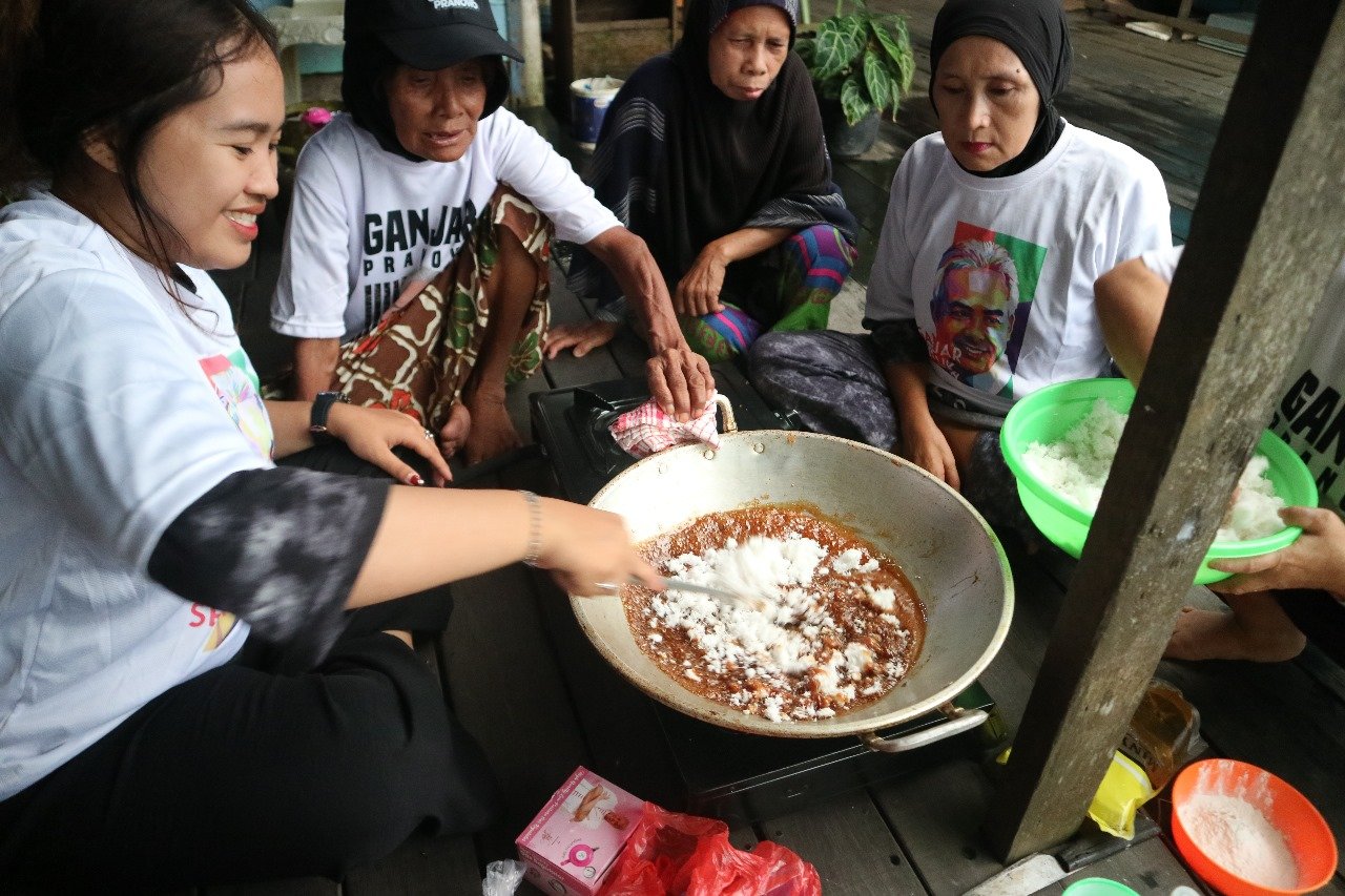 Srikandi Ganjar Gandeng Ibu-Ibu Lestarikan Wadai Khas Banjar Kakicak 1 IMG 20231022 WA0061