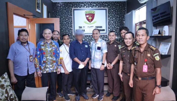 Tak Bayar Pajak, Kanwil DJP Kalselteng Serahkan Tersangka Direktur CV BA ke Kejari Banjarbaru