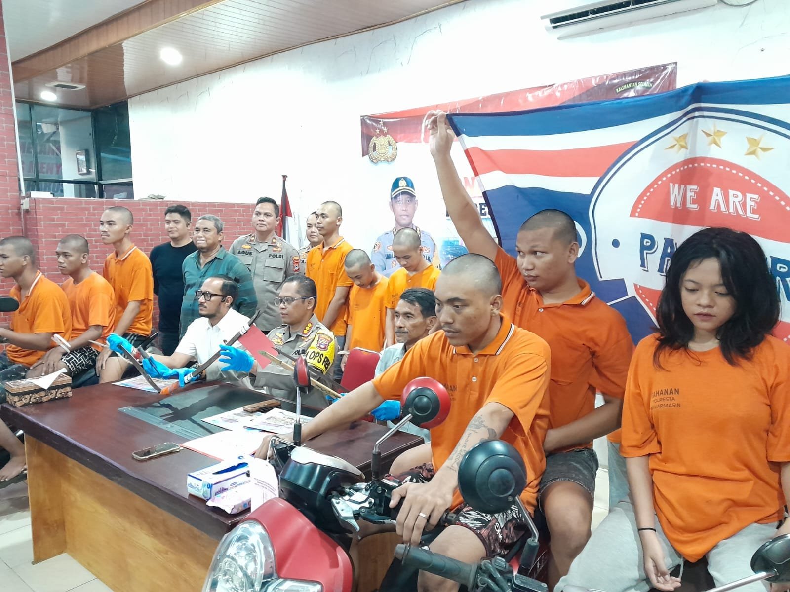 Ternyata Ini Motif Aksi Genk Pasbar, 12 Pelaku Akhirnya Pakai Baju 'Orange' 1 IMG 20231026 WA0043