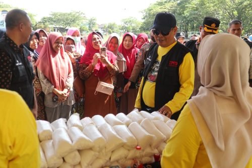Pemkab Batola Kembali Gerakan Pangan Murah 1 IMG 20231027 WA0027 e1698386672864