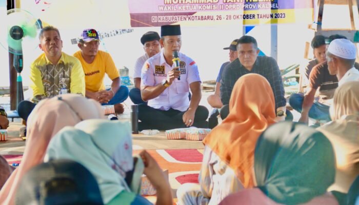 Yani Helmi Sosialisasikan Perda Pajak dan Retribusi Daerah