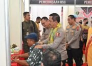 Wakapolri Pijat Pundak Seorang Pasien di Bhakti Kesehatan Presisi Polri di ULM 28 Wakapolri Pijat Pundak Seorang Pasien di Bhakti Kesehatan Presisi Polri di ULM