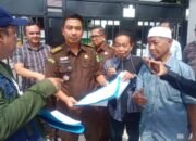Massa Ngeluruk ke Kejati Kalsel, Deretan Dugaan KKN Proyek di Sejumlah Daerah 22 Massa Ngeluruk ke Kejati Kalsel, Deretan Dugaan KKN Proyek di Sejumlah Daerah