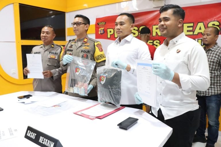 6 Gelapkan Uang 3klm