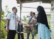 Tekan Laju Inflasi, Aditya Berbagi Paket Sembako Ke Masyarakat 23 Tekan Laju Inflasi, Aditya Berbagi Paket Sembako Ke Masyarakat