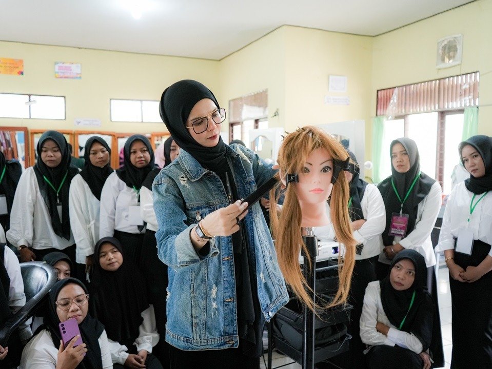 Hal 10 3 KLm BJB 2 9