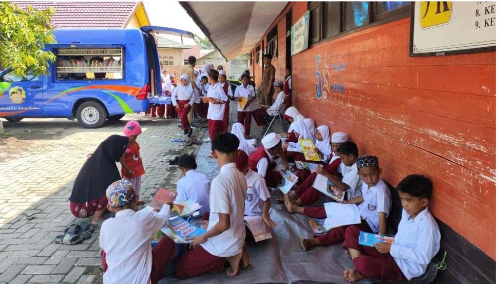 MPK Dispersip Kalsel 'Diserbu' Pelajar 1 Hal 10 3 Klm MPK