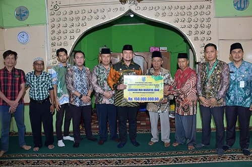 Bantuan Dana untuk Delapan Tempat Keagamaan di Kandangan 1 Hal 12 HSS 3 klm 2