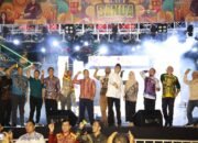 Pelepasan Pesawat Kertas Tandai Launching Calender Of Event Kotabaru 2024