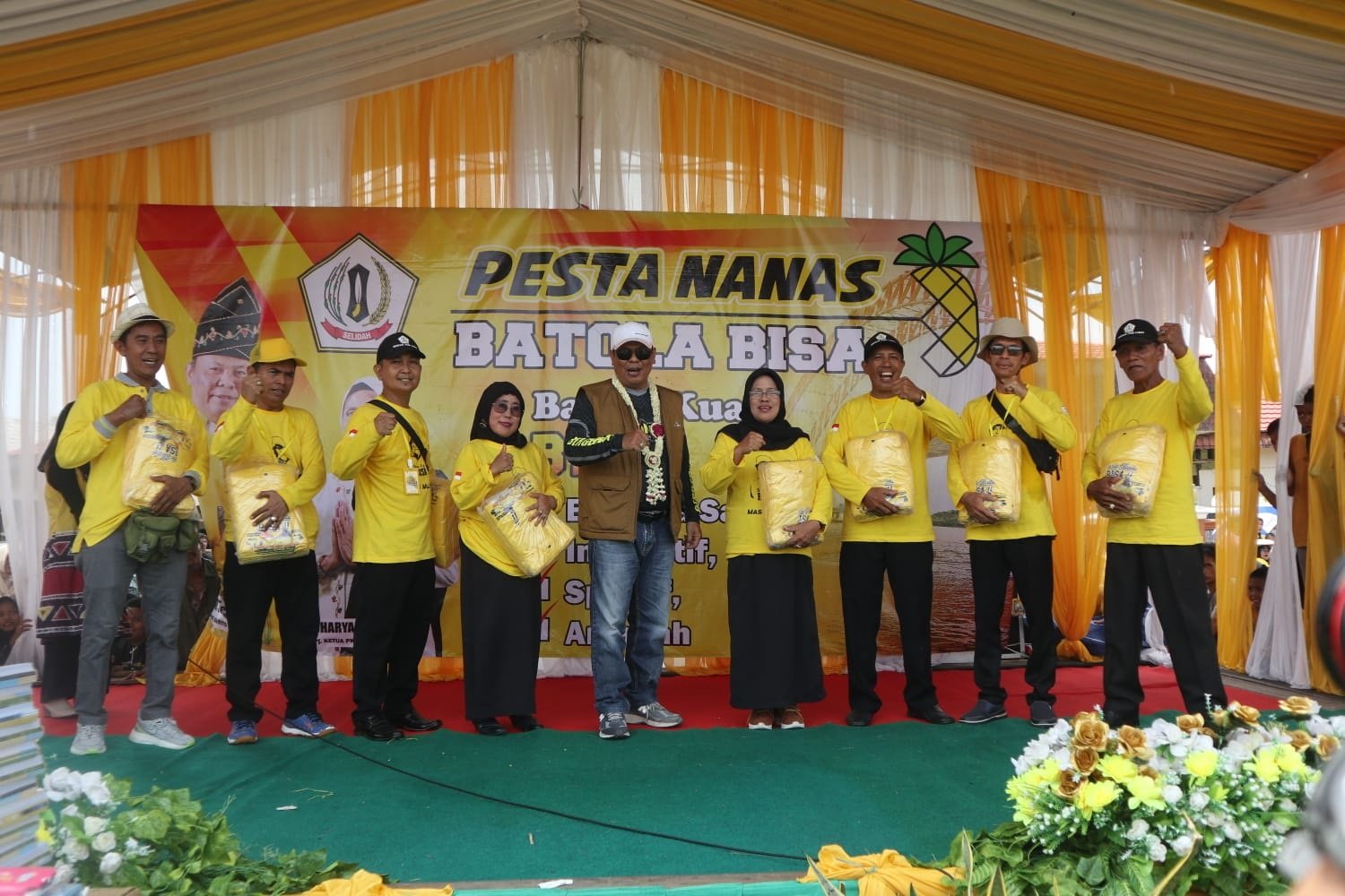 Pesta Nanas Menjadi “Local Genius” Mekarsari 1 Hal 2 Marabahan 4 klm 4