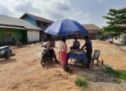 Satpol PP Tertibkan PKL di Kawasan Sungai Gardu 20 Satpol PP Tertibkan PKL di Kawasan Sungai Gardu