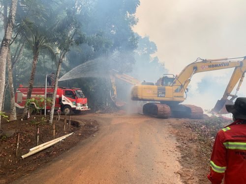 Lubang Batu Bara di Kintap Terbakar dan Masih Keluarkan Asap 1 IMG 20231102 WA0032 e1698929422506