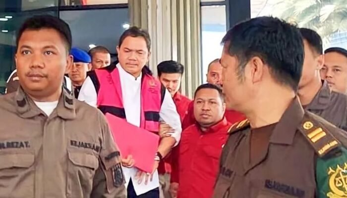 Anggota BPK dan Presiden Madura United, Achsanul Qosasi Ditetapkan Jadi Tersangka Korupsi BTS 4G