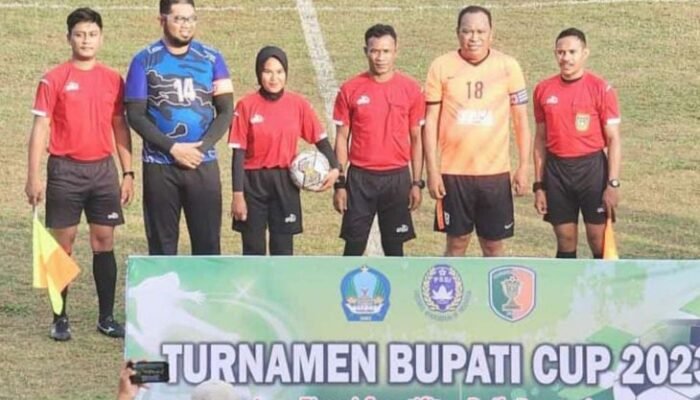 Bupati Halsel, Ternate Meninggal Dunia Saat Bermain Bola Bersama Wartawan