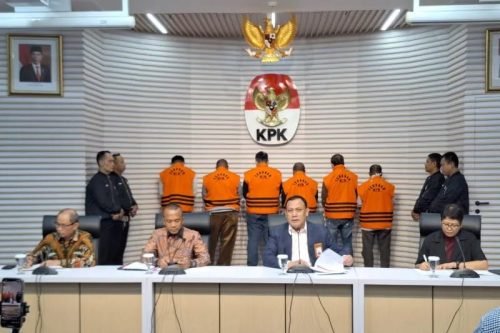 Enam Tersangka Suap di Pemkab Sorong Ditahan KPK 1 IMG 20231114 WA0036 e1699951655466