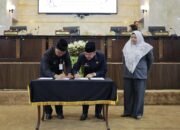 Raperda APBD Kalsel 2024 Rp10,4 Triliun Disetujui, Gubernur Ingatkan SKPD Jangan Asal-Asalan Pemakaian 11 Raperda APBD Kalsel 2024 Rp10,4 Triliun Disetujui, Gubernur Ingatkan SKPD Jangan Asal-Asalan Pemakaian
