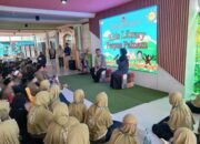 Santri dan Guru Sekolah Muhamadiyah 3 Al Furqon Banjarmasin Merasa Betah Berkunjung ke Perpustakaan Palnam 19 Santri dan Guru Sekolah Muhamadiyah 3 Al Furqon Banjarmasin Merasa Betah Berkunjung ke Perpustakaan Palnam