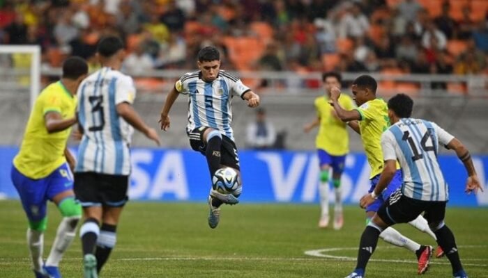 Hajar Brazil 3-0, Argentina Tantang Jerman di Semifinal Piala Dunia U-17
