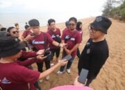 Bersama Akbari, FWE Kalsel dan Berbagai Komunitas Peduli Lingkungan Lakukan Aksi Bersih-Bersih di Pantai Turki 8 Bersama Akbari, FWE Kalsel dan Berbagai Komunitas Peduli Lingkungan Lakukan Aksi Bersih-Bersih di Pantai Turki