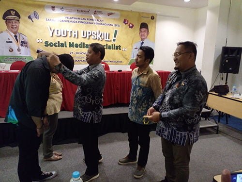 13 3klm rokhyatin effendi jpg