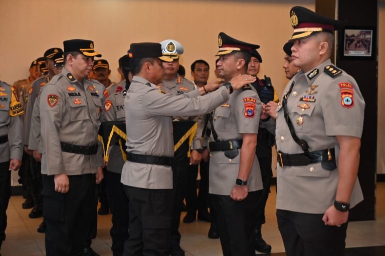 5 FOTO HL Rotasi Polda Kalsel 3klm