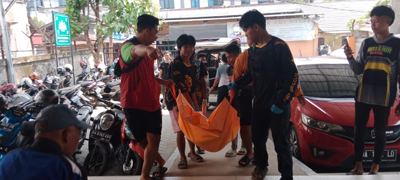 5 Mayat Dalam Rumah Kontrakan 2klm