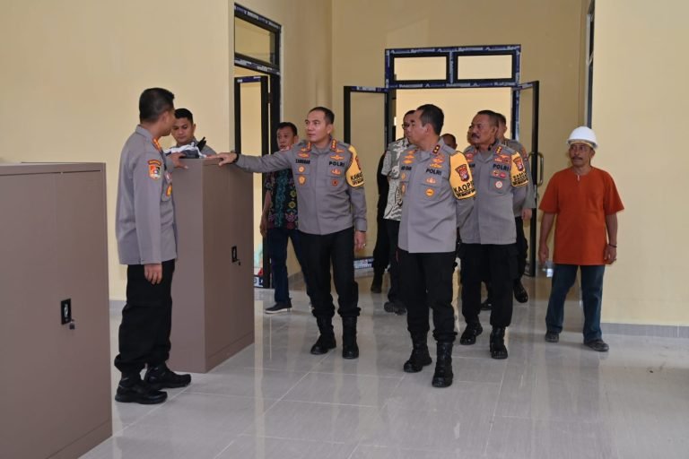 6 Kapolda Kalsel Tinjau Barak SPN 3klm