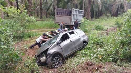 6 Mobil Masuk Jurang 3klm