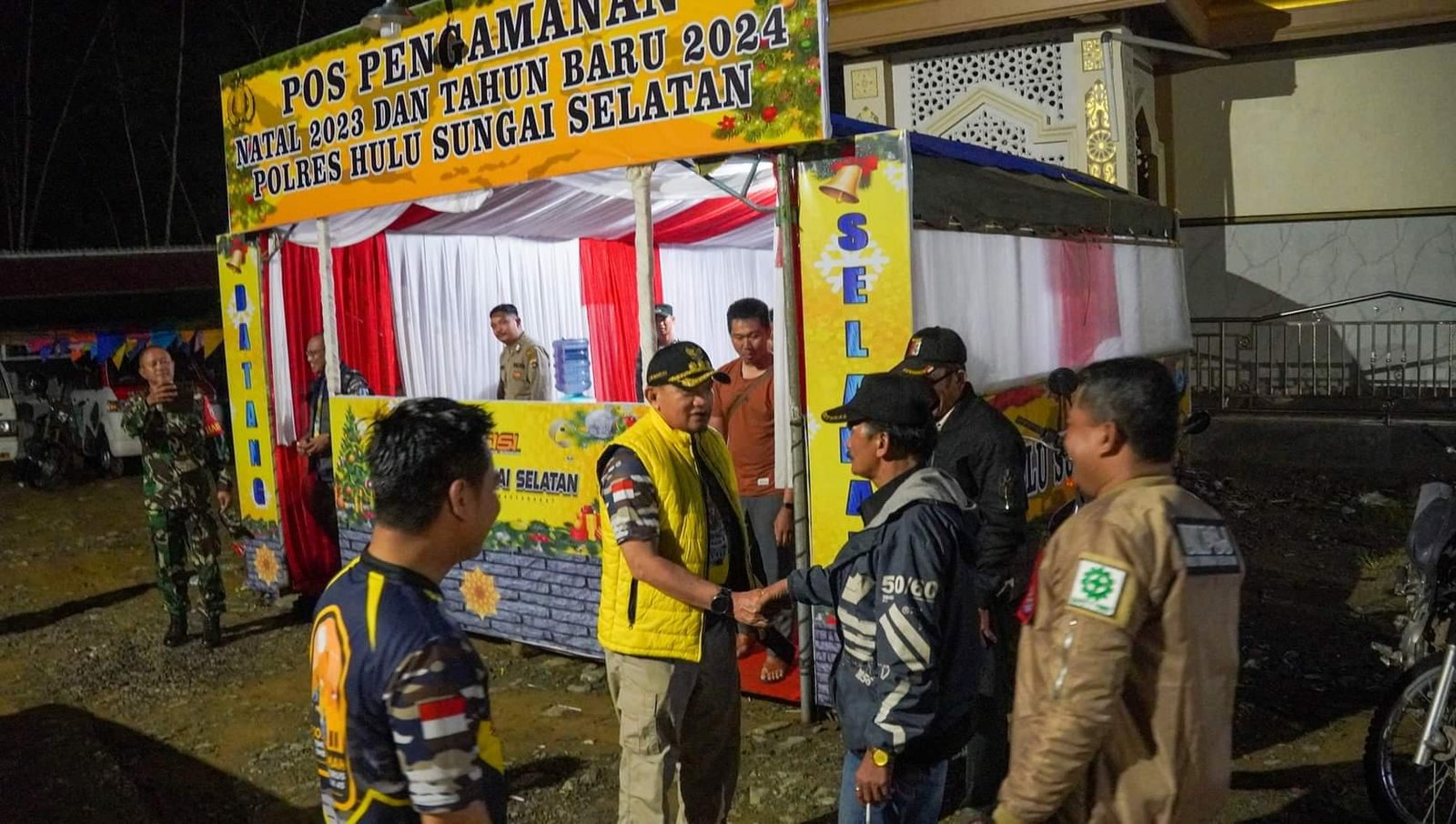 Pj Bupati Tinjau Pos Pengamanan Nataru 1 Hal 12 HSS 3 klm 13