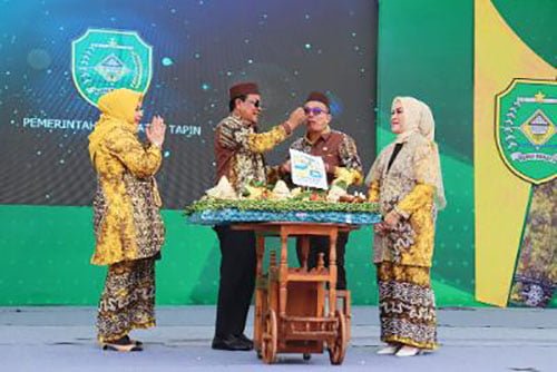 Hari Jadi Kabupaten Tapin Momentum Kebersamaan Pemerintah dan Rakyat 1 Hal 12 Tapin 35 klm