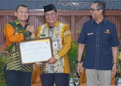 Terus Dorong Pembangunan Desa yang Akuntabel Melayani 1 Hal 4 Lapsus HSS 2 3 klm