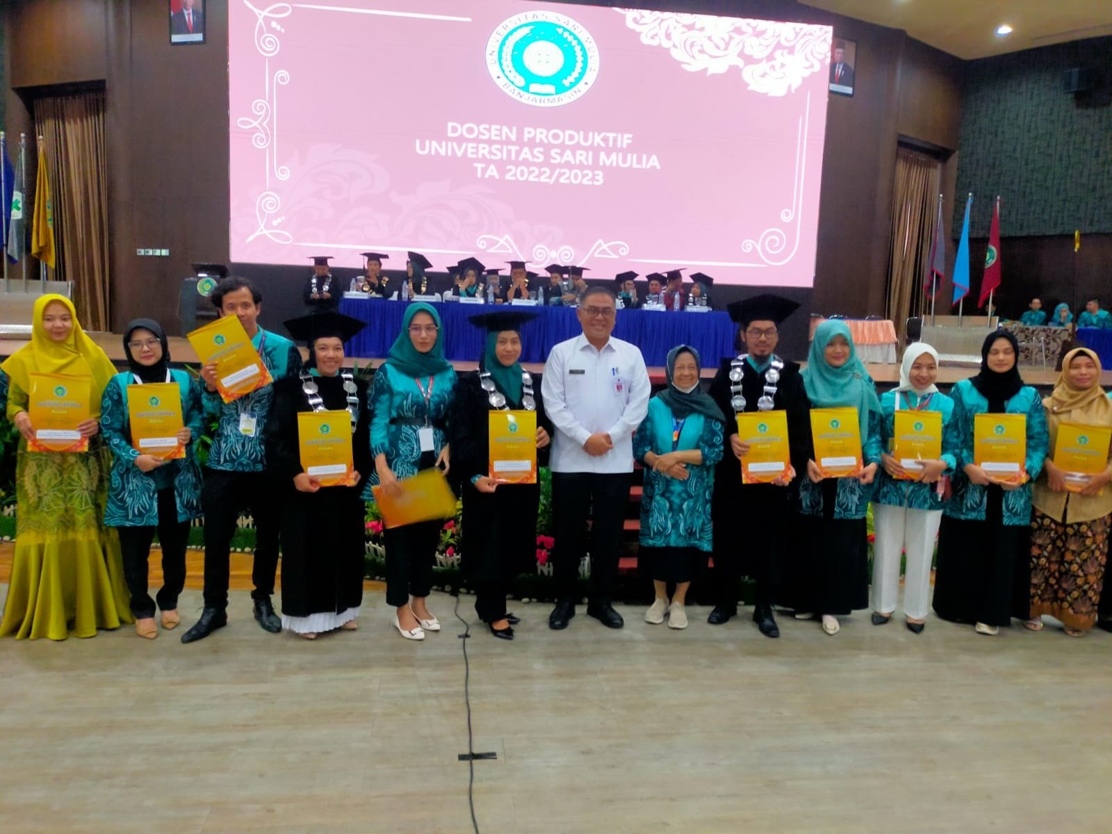 Hal 9 4 KLm Penghargaan