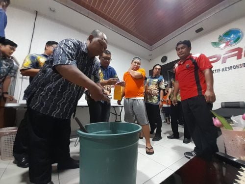 Sat Res Narkoba Polresta Banjarmasin Musnahkan Sabu, Hadirkan 12 Tersangka 1 IMG 20231201 WA0032 e1701432453959