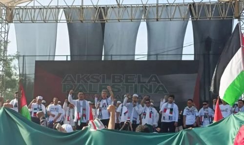 Ribuan Warga Antusiasme Dukung aksi Palestina di Lapangan Murdjani Banjarbaru 1 IMG 20231203 WA0035 e1701601146852