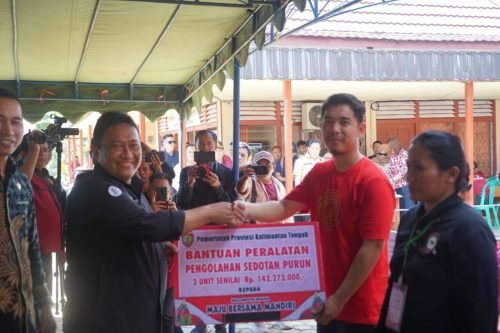 Pemprov Kalteng 'Bagikan' 2.000 Sembako di Pasar Murah dan Pasar Penyeimbang di Pematang Karau Bartim 1 IMG 20231210 WA0016 e1702192992671