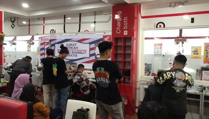 Trio Motor Sampit Gandeng Komunitas Barbershop, LayaniKonsumen dengan Maksimal