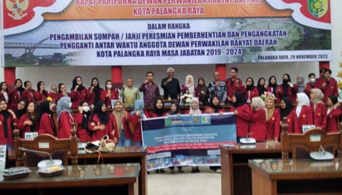 Mahasiswa Fisipol UMPR Kuliah Umum di DPRD Kota Palangka Raya