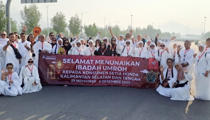 Trio Motor Berangkatkan Umroh Konsumen Honda di Kalselteng