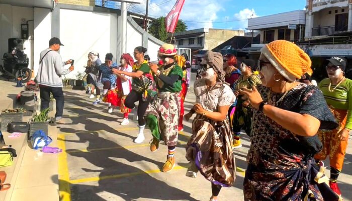 Teladan Baru Motor Ajak Masyarakat Sampit Senam Zumba