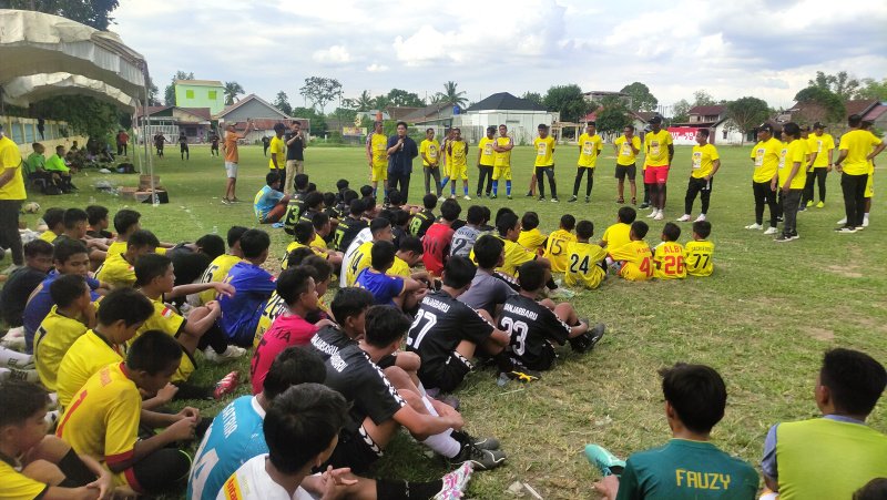 Roadshow Barito Putera, Ratusan Peserta Ikuti Coaching Clinic, Hasnuryadi : Junjung Tinggi Fair Play dan Sportivitas 3 IMG 20231224 131923