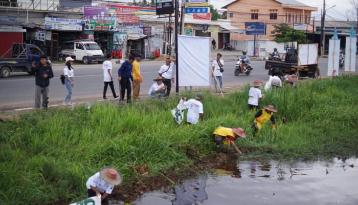 BRI Kanca Marabahan Gelar Bersih-Bersih Sungai