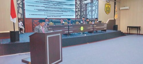 Foto lensa DPRD kota1