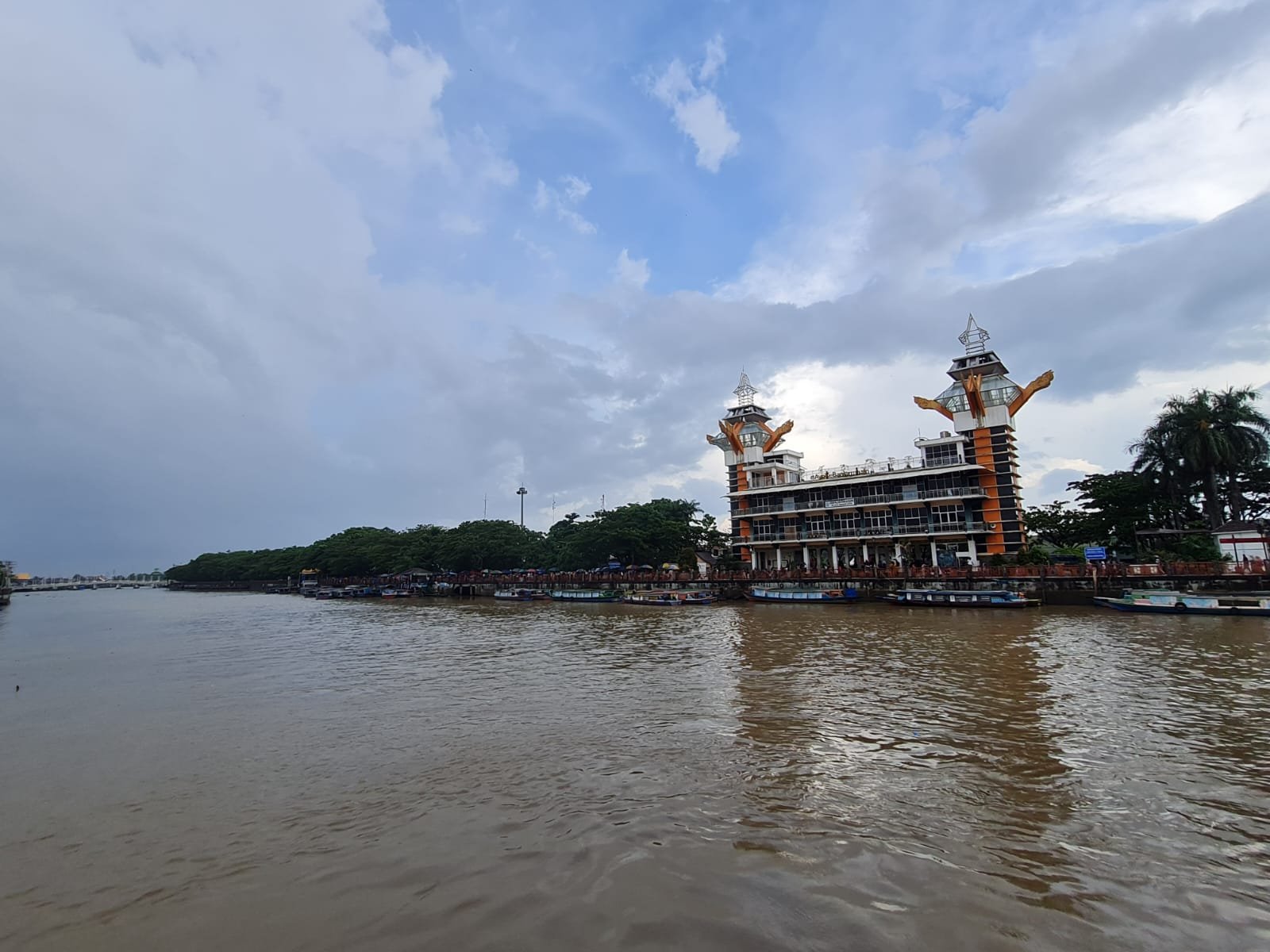 Hal 10 2 Klm Menara Pandang