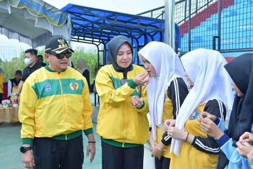 Ratusan Remaja Puteri di Daha Minum Tablet Tambah Darah Serentak 1 Hal 12 HSS 3 klm 7