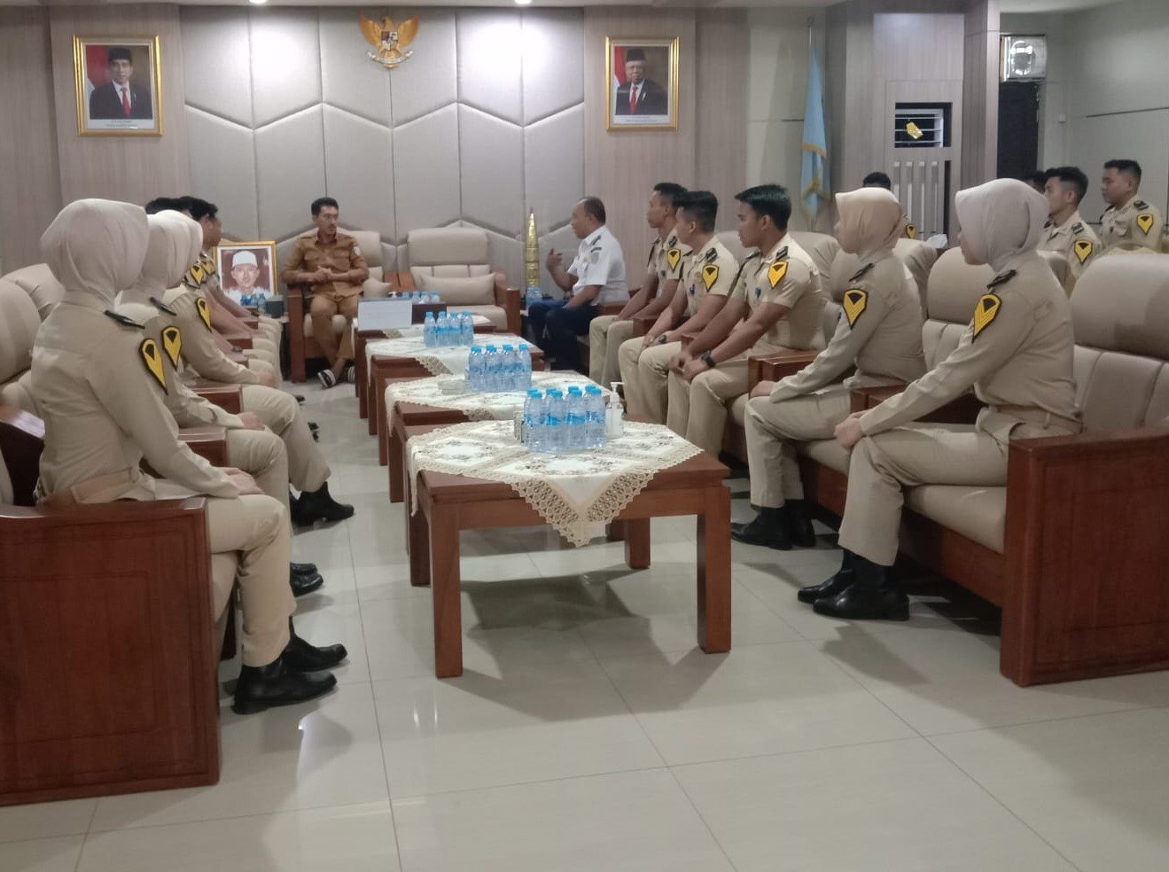 Hal 16 4 KLm Martapura Audiensi