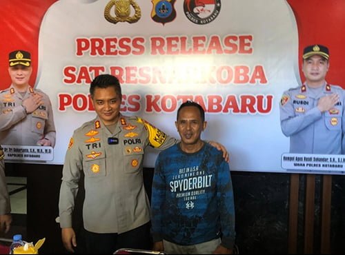 Ardiansyah Jurnalis Dihadiahi Umroh Dari Kapolres Kotabaru 1 Hal 16 K Baru 3 klm 15