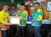 Bupati Kotabaru Terima Penghargaan Dari Gubernur Kalsel