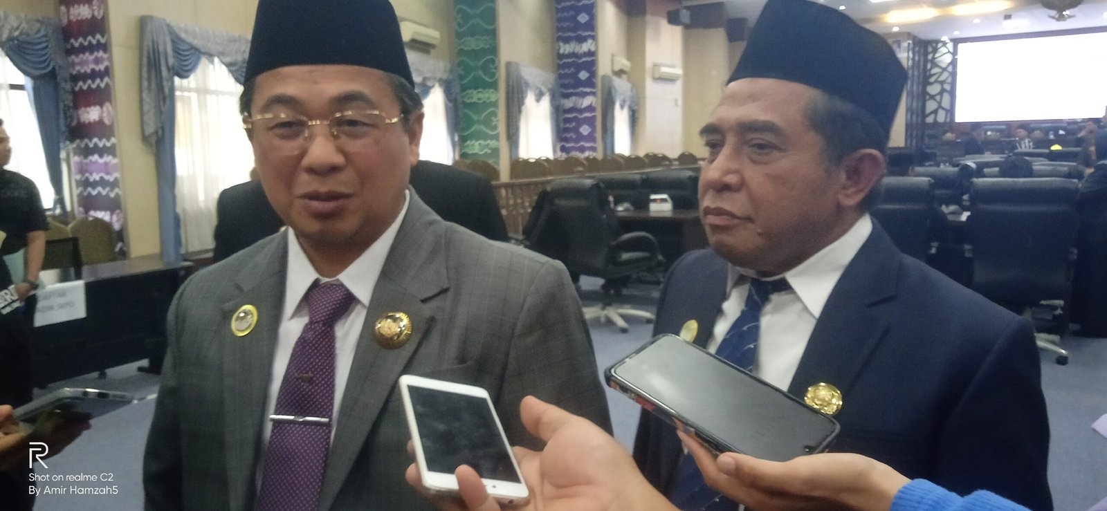 Hal 9 3 Klm Walikota dan Wakil walikota memberikan keterangan pertumbuhan investasi scaled